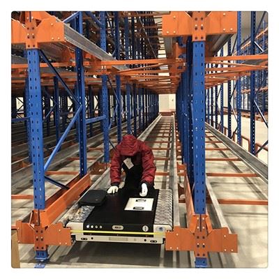 Xov tooj cua shuttle rack